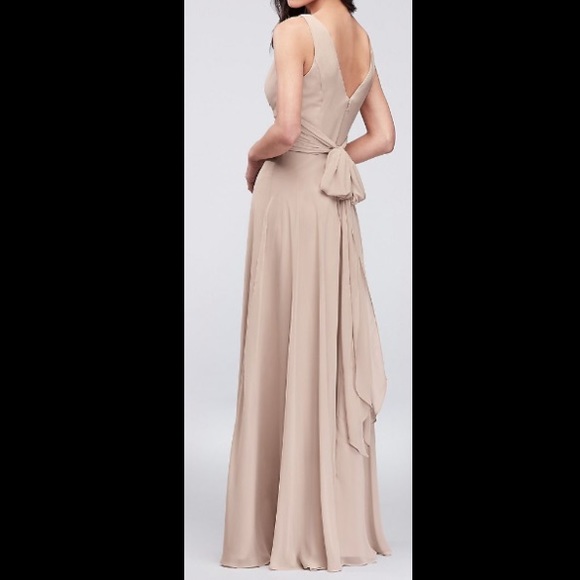 DAVID’s BRIDAL Bridesmaid Dress
F19831 - Picture 3 of 3